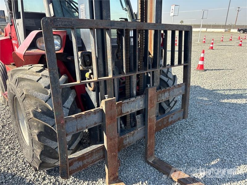 Manitou M40-2T 8190 lb 4x2 Rough Terrain Forklift Vanterenski viljuškar