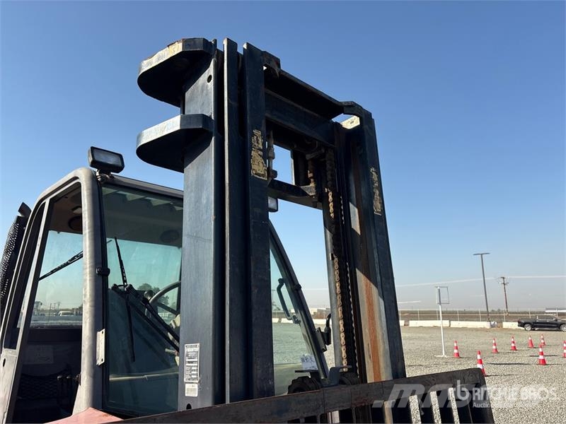 Manitou M40-2T 8190 lb 4x2 Rough Terrain Forklift Vanterenski viljuškar