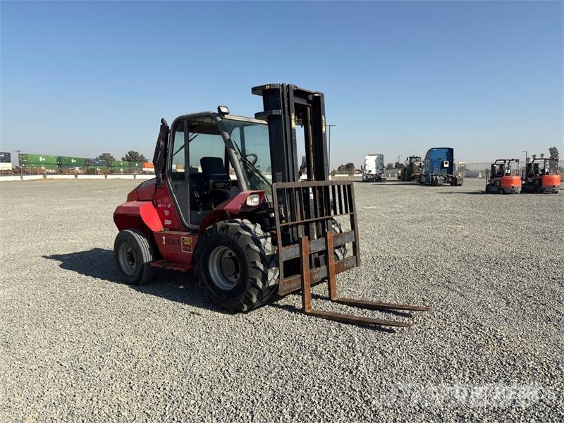Manitou M40-2T 8190 lb 4x2 Rough Terrain Forklift Vanterenski viljuškar