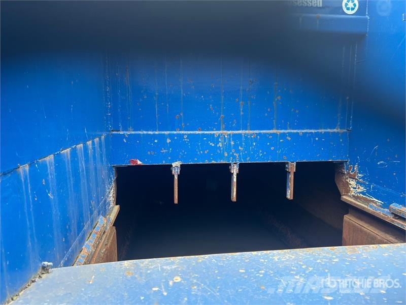 Marathon RJ250HT Self-Contained Roll-Off Trash Compactor Other farming machines