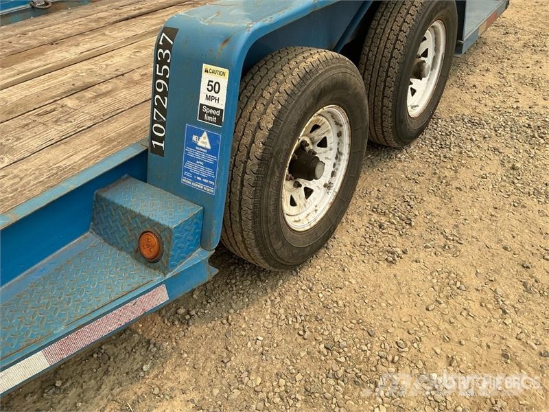  Marksman RBET80X1699 6600 lb 16 ft T/A Equipment T Reboques de transporte Auto