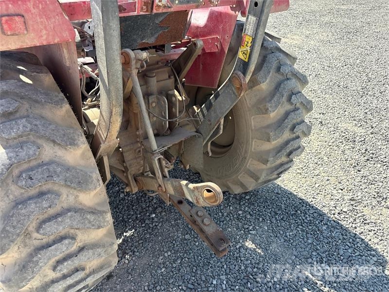 Massey Ferguson 1734E 4WD Utility Tractor Taajamatraktorit