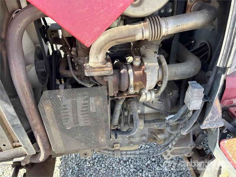 Massey Ferguson 1734E 4WD Utility Tractor Taajamatraktorit