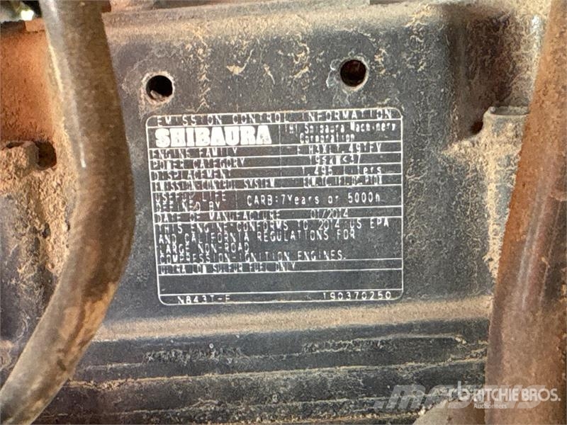 Massey Ferguson 1734E 4WD Utility Tractor Taajamatraktorit