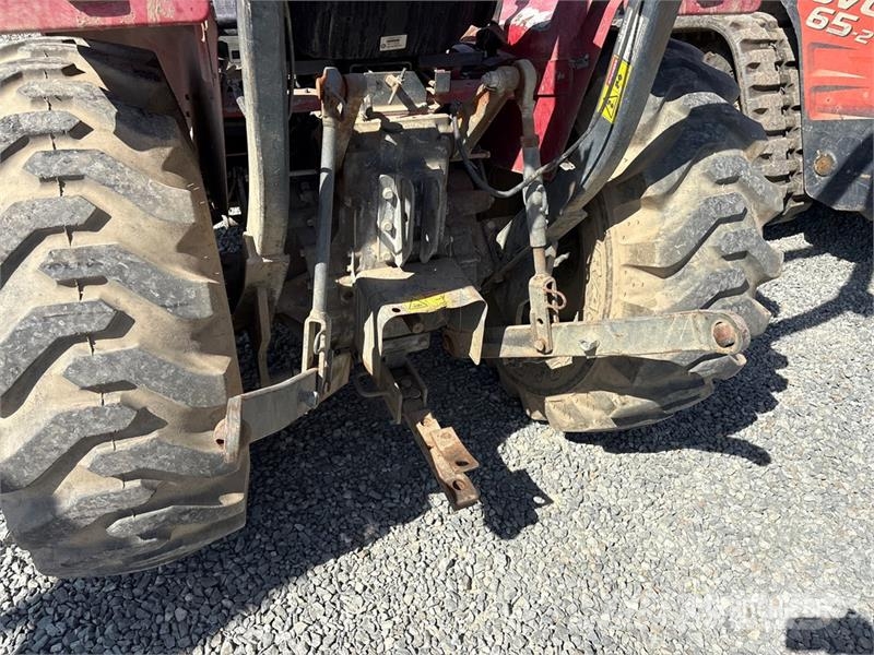 Massey Ferguson 1734E 4WD Utility Tractor Taajamatraktorit
