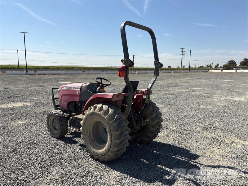 Massey Ferguson 1734E 4WD Utility Tractor Taajamatraktorit