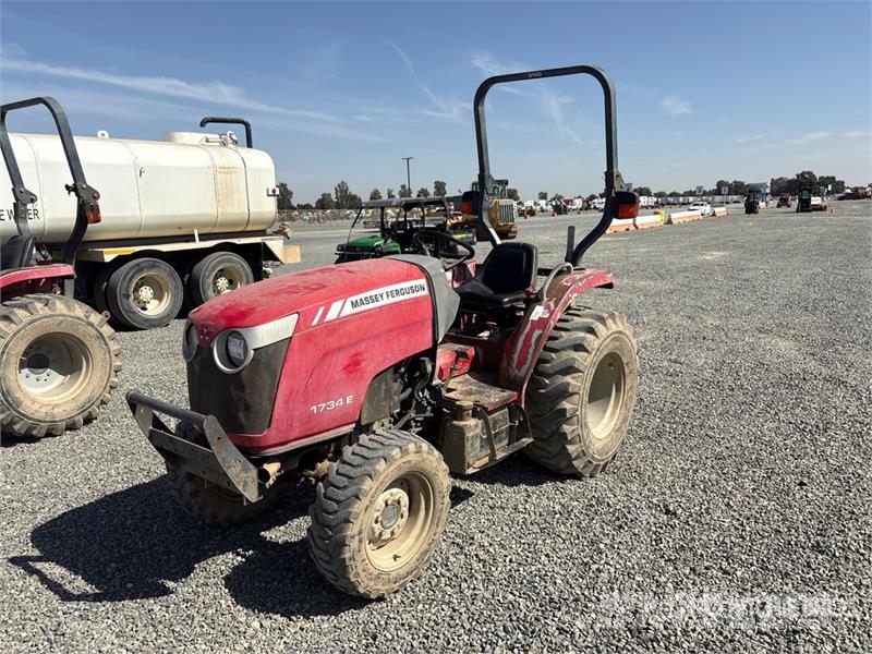 Massey Ferguson 1734E 4WD Utility Tractor Taajamatraktorit
