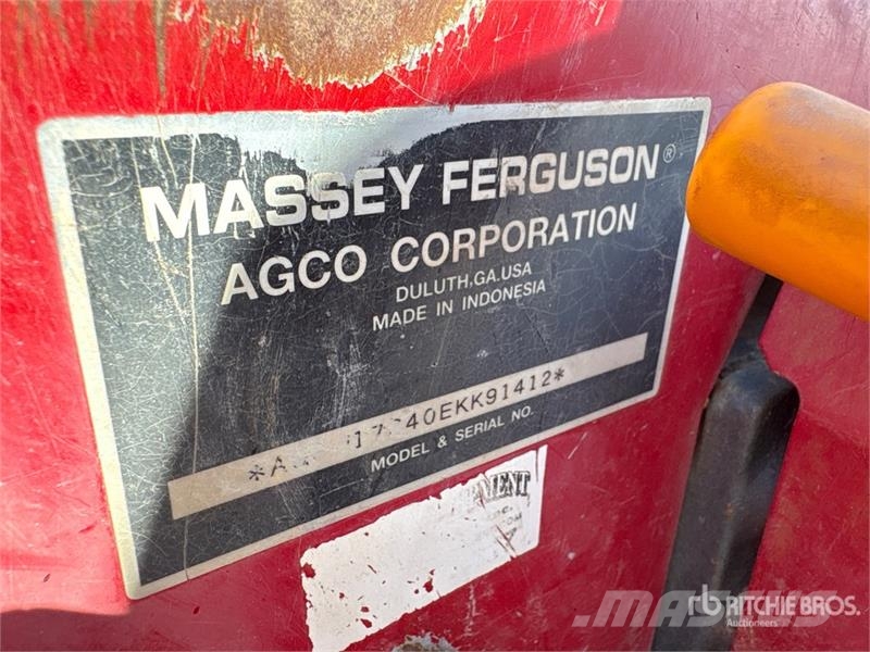 Massey Ferguson 1734E 4WD Utility Tractor Taajamatraktorit