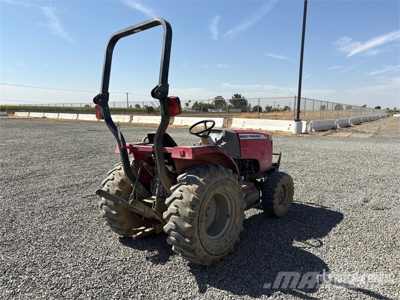 Massey Ferguson 1734E 4WD Utility Tractor Taajamatraktorit