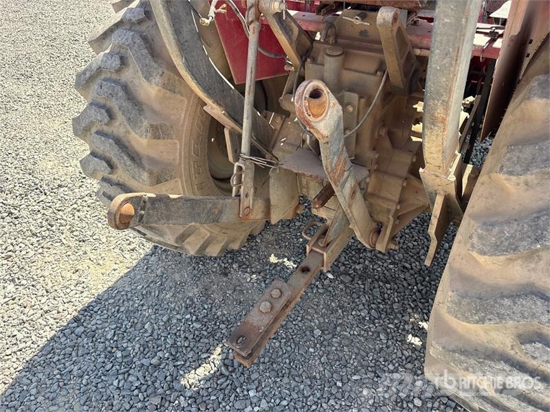 Massey Ferguson 1734E 4WD Utility Tractor Taajamatraktorit