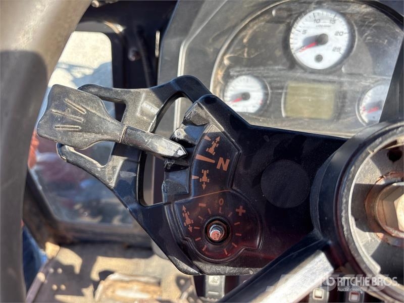 Massey Ferguson 6713 4WD Tractor 拖拉机/农用车