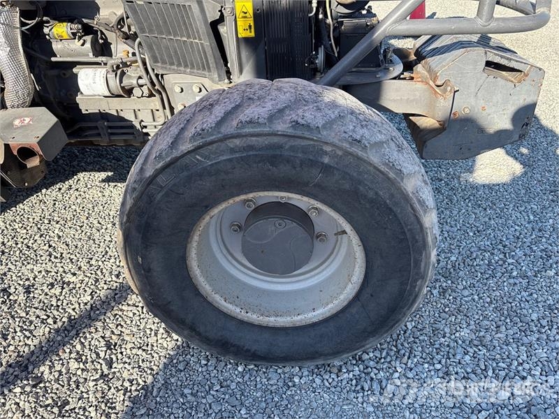 Massey Ferguson 6713 4WD Tractor 拖拉机/农用车