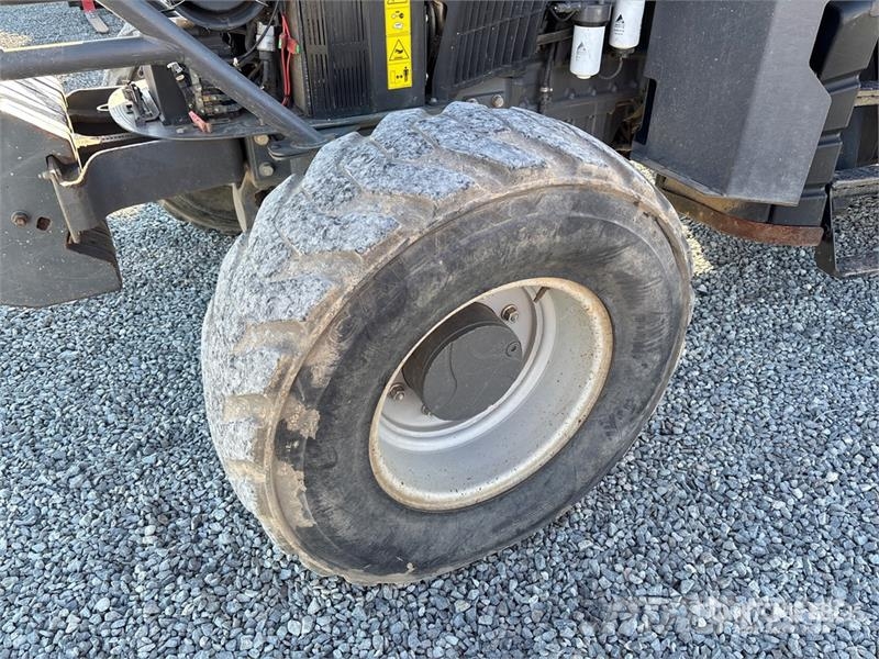 Massey Ferguson 6713 4WD Tractor 拖拉机/农用车