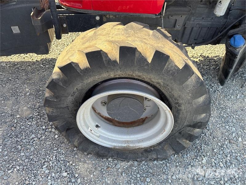 Massey Ferguson 6713NP4 2WD Tractor (Inoperable) Traktorji