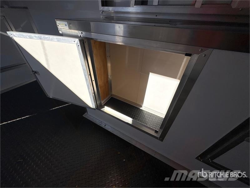 Maximum Cargo Trailers 16 ft T/A Food Concession Trailer Ďalšie prívesy