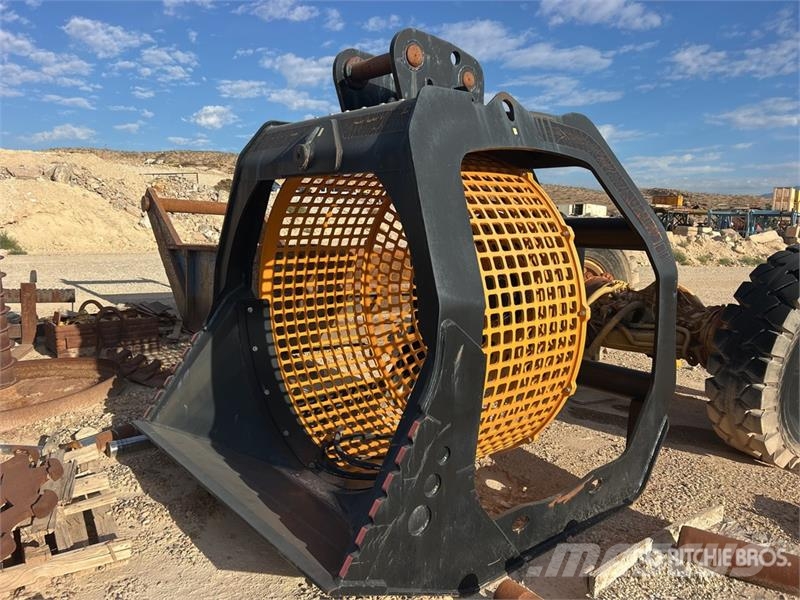 MB Crusher S-23 92 in Excavator Screening Bucket Screening buckets