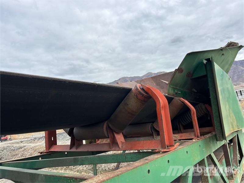 McCloskey ST100T 36 in x 100 ft Tracked Stacking 36 in x 100 Stavebníctvo - ostatné