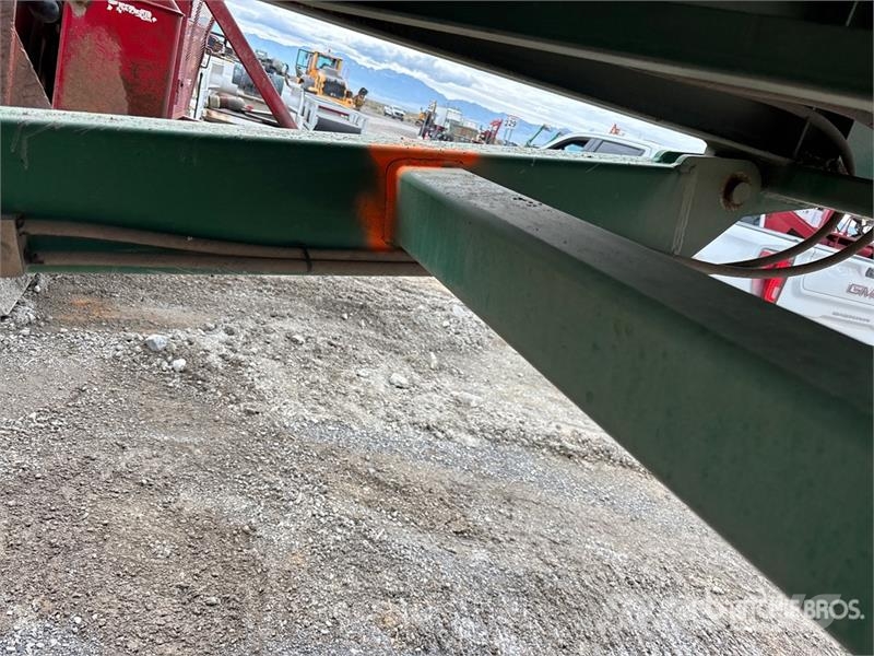 McCloskey ST100T 36 in x 100 ft Tracked Stacking 36 in x 100 Stavebníctvo - ostatné