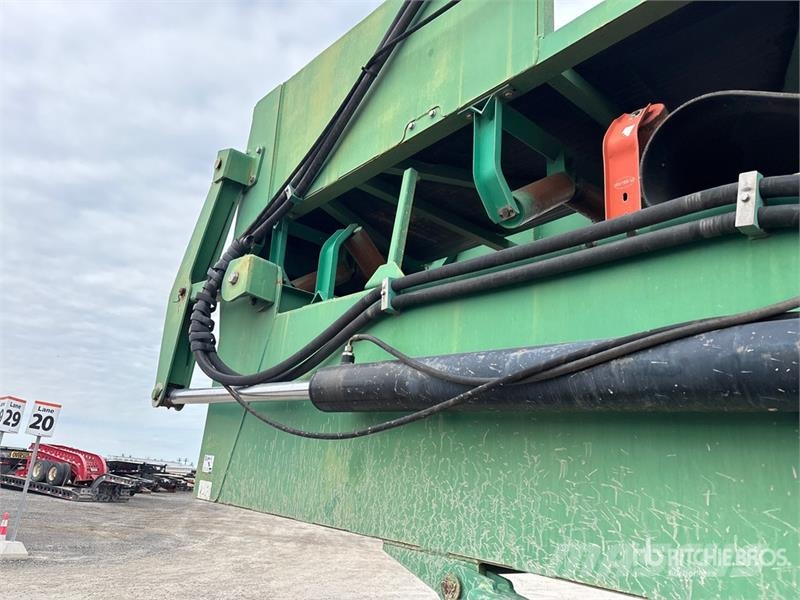 McCloskey ST100T 36 in x 100 ft Tracked Stacking 36 in x 100 Stavebníctvo - ostatné