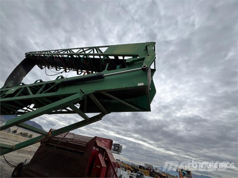 McCloskey ST100T 36 in x 100 ft Tracked Stacking 36 in x 100 Stavebníctvo - ostatné