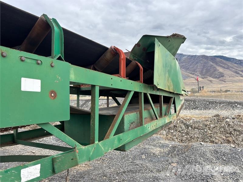 McCloskey ST100T 36 in x 100 ft Tracked Stacking 36 in x 100 Stavebníctvo - ostatné