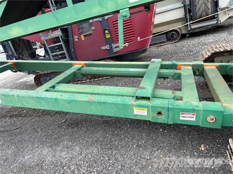 McCloskey ST100T 36 in x 100 ft Tracked Stacking 36 in x 100 Stavebníctvo - ostatné