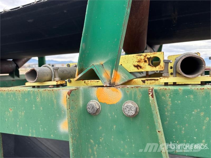 McCloskey ST100T 36 in x 100 ft Tracked Stacking 36 in x 100 Stavebníctvo - ostatné