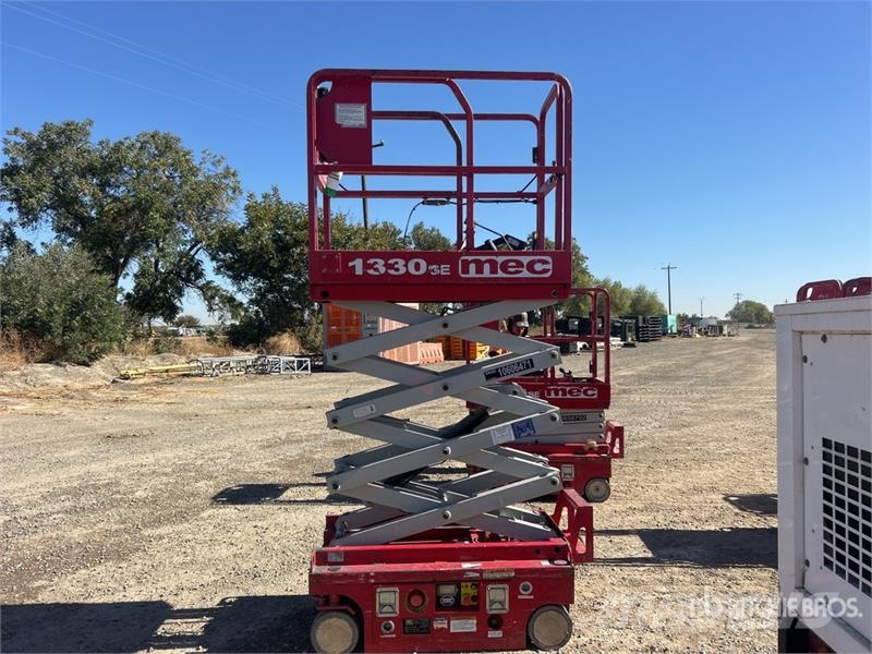 MEC 1330SE Electric Scissor Lift Elevadores de tesoura