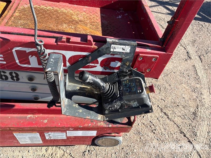 MEC 1330SE Electric Scissor Lift Scissor lifts