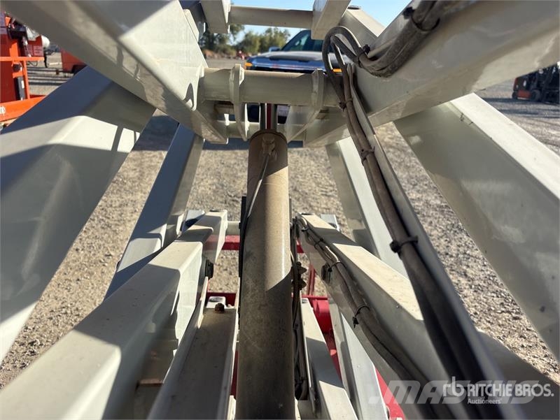 MEC 1330SE Electric Scissor Lift Scissor lifts