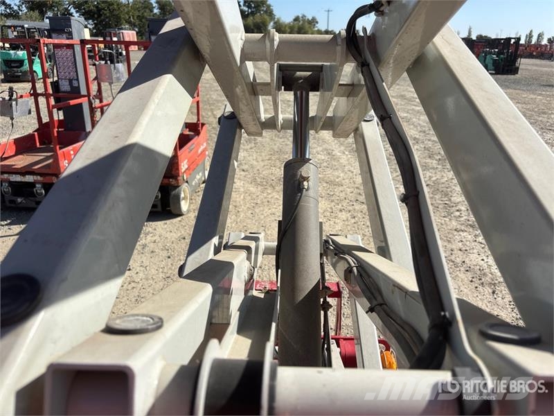 MEC 1330SE Electric Scissor Lift Podnośniki nożycowe