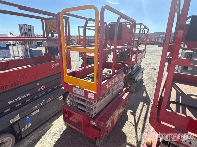 MEC 1330SE Electric Scissor Lift رافعات مقصية الشكل