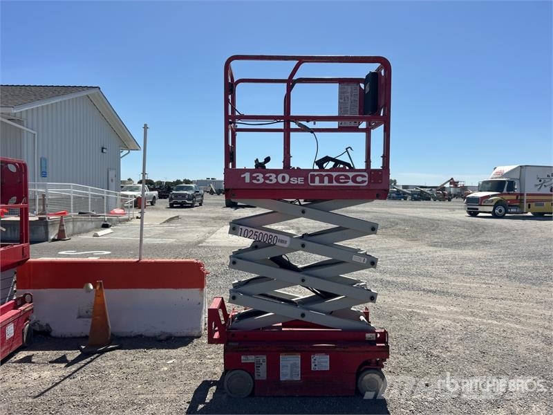 MEC 1330SE Electric Scissor Lift Podnośniki nożycowe