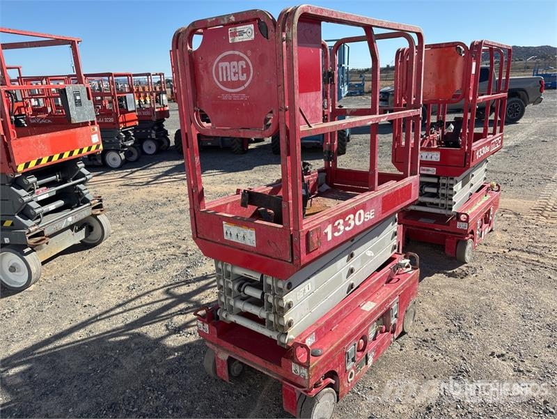 MEC 1330SE Electric Scissor Lift Scissor lifts