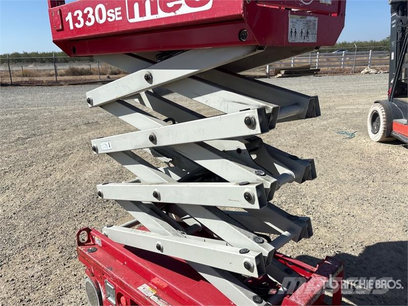 MEC 1330SE Electric Scissor Lift Saksilavat