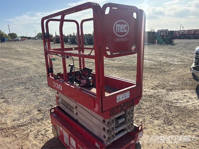 MEC 1330SE Electric Scissor Lift Scissor lifts