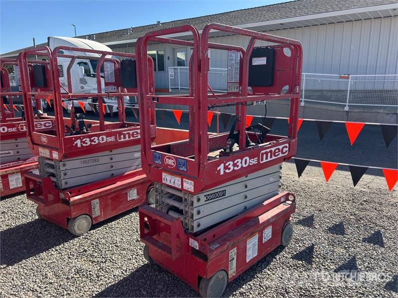 MEC 1330SE Electric Scissor Lift Saxliftar