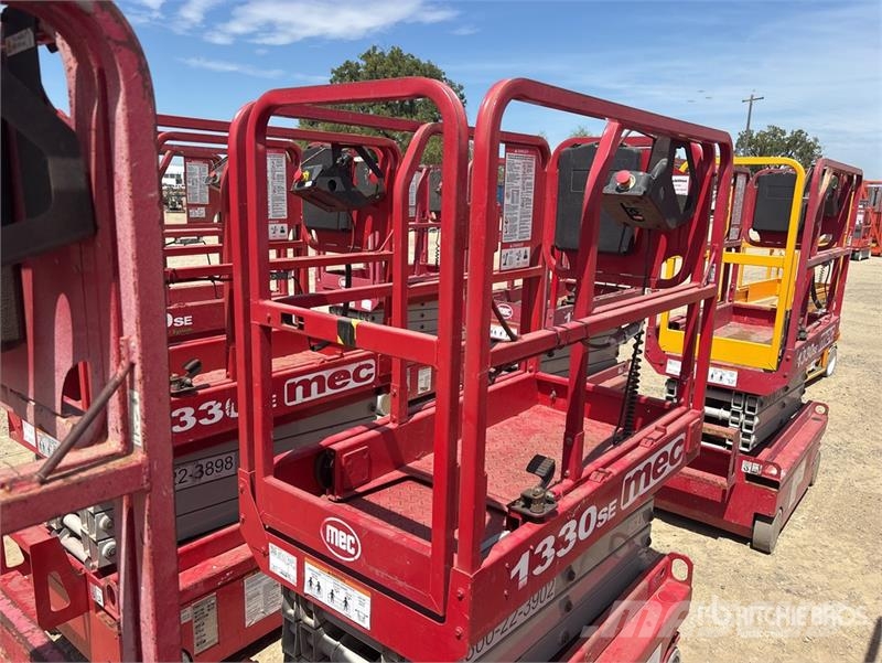 MEC 1330SE Electric Scissor Lift Scissor lifts