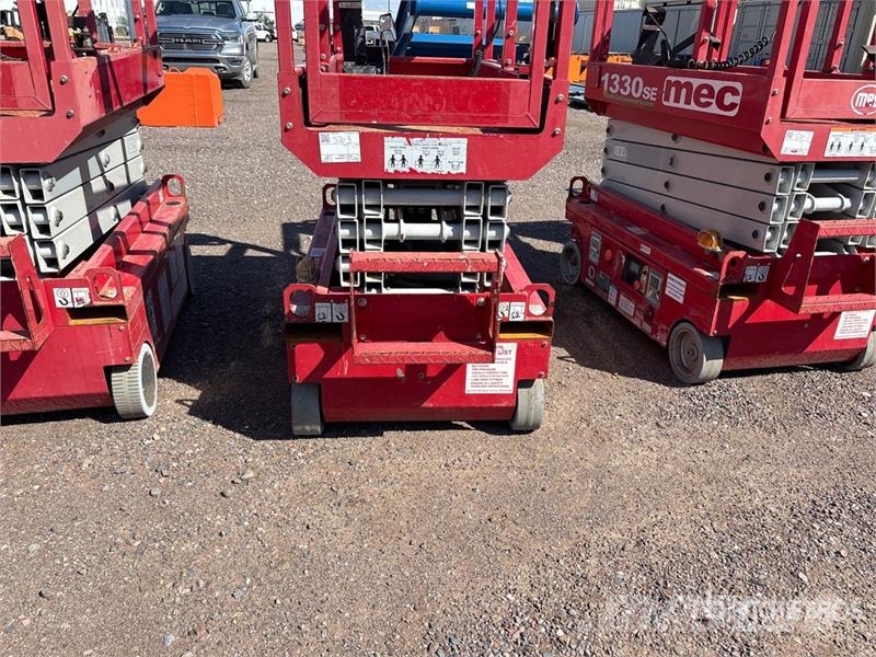 MEC 1330SE Electric Scissor Lift Saksilavat