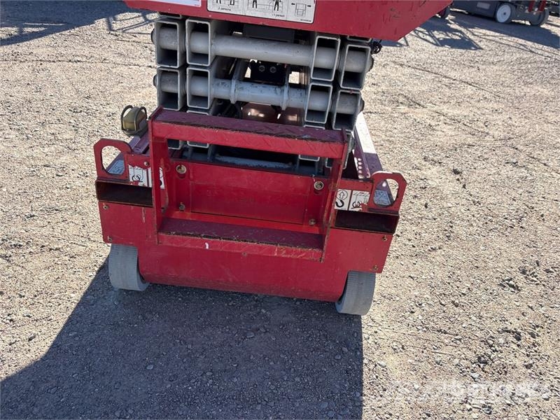 MEC 1330SE Electric Scissor Lift Scissor lifts