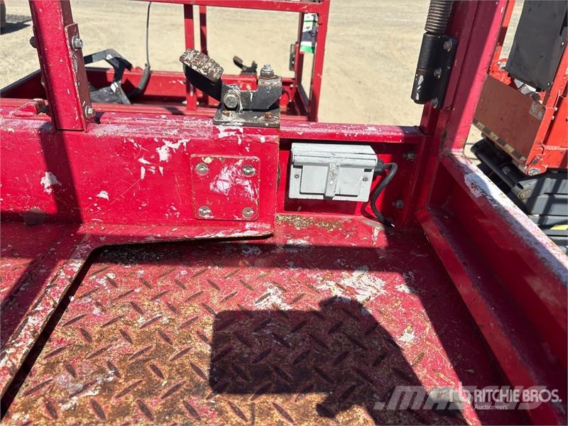 MEC 1330SE Electric Scissor Lift Saksilavat
