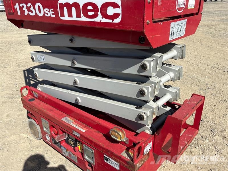 MEC 1330SE Electric Scissor Lift Saksilavat