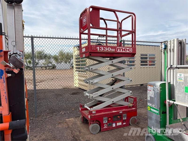 MEC 1330SE Electric Scissor Lift Šķerveida pacēlāji