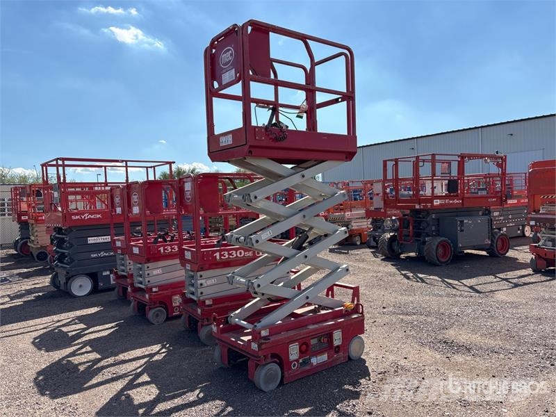 MEC 1330SE Electric Scissor Lift Saksilavat