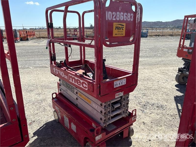 MEC 1330SE Electric Scissor Lift Plataformas tijera