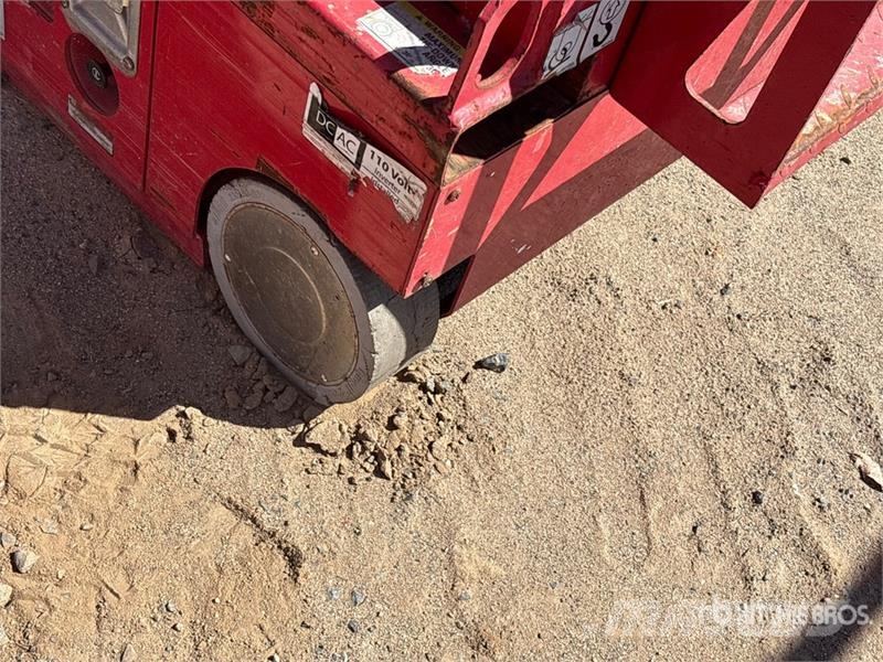 MEC 1330SE Electric Scissor Lift Škarjaste dvižne ploščadi