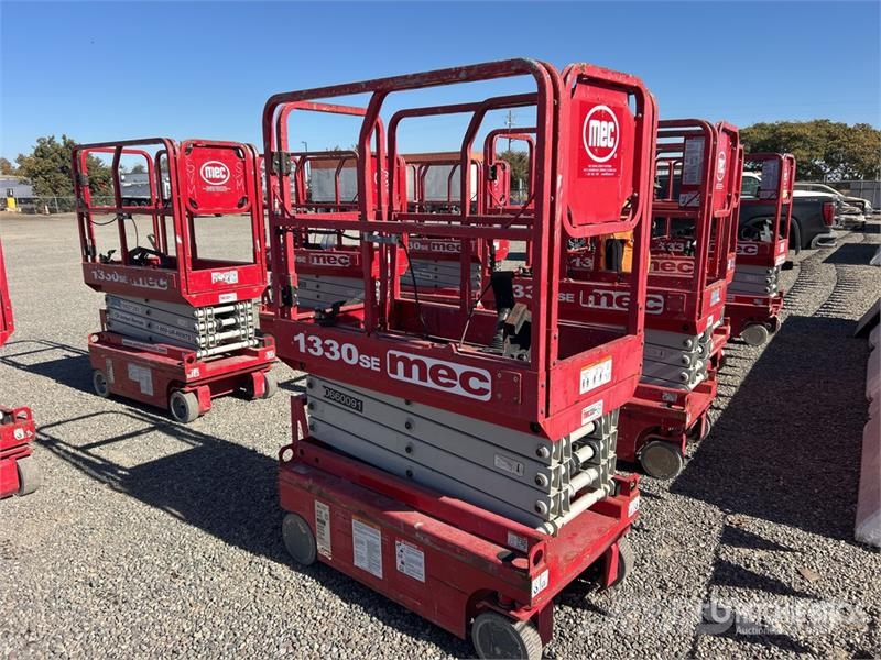 MEC 1330SE Electric Scissor Lift Saxliftar