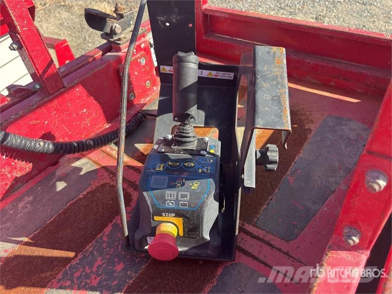 MEC 1330SE Electric Scissor Lift Scissor lifts