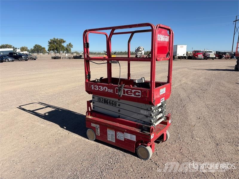 MEC 1330SE Electric Scissor Lift Scissor lifts