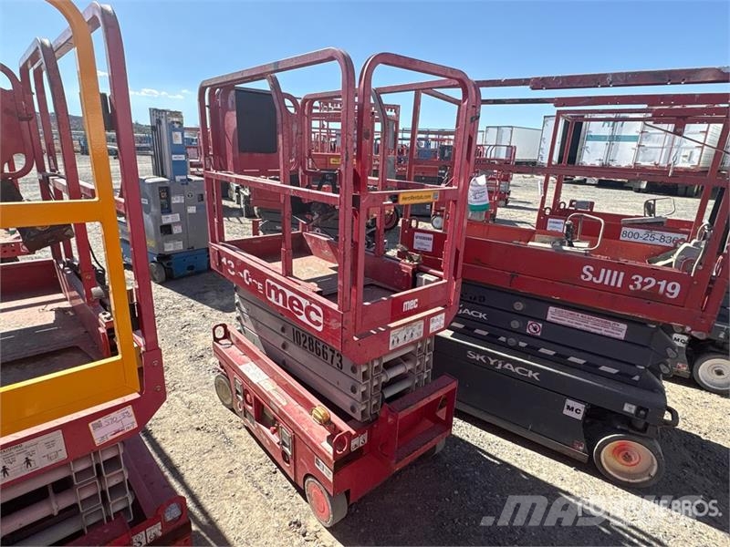 MEC 1330SE Electric Scissor Lift Scissor lifts